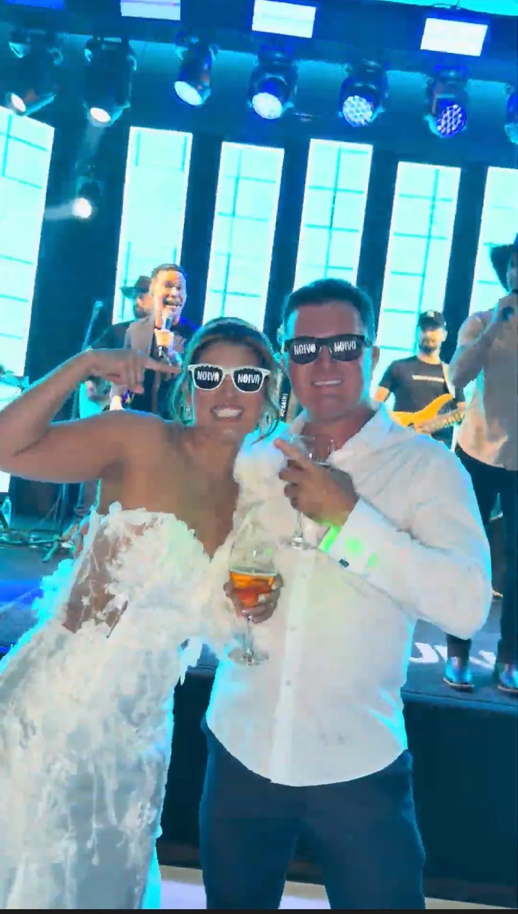 Vestido de noiva usado Ateliê Andrea Fernandes — foto 4